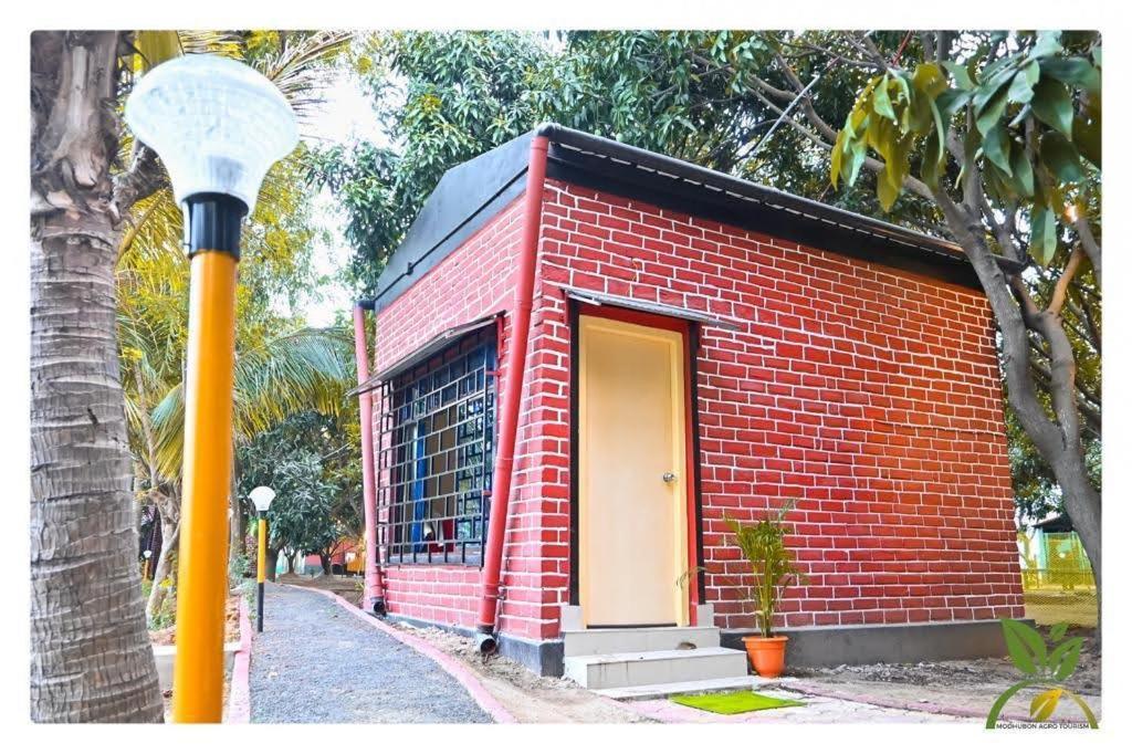 Modhubon Agro Tourism Hotel Bolpur Eksteriør billede