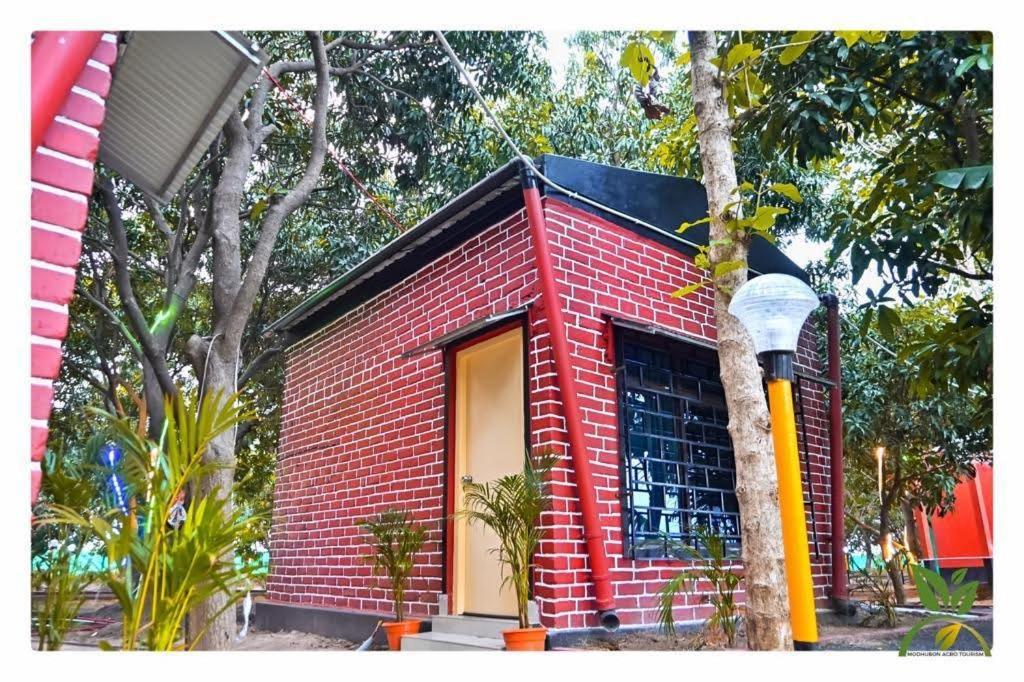 Modhubon Agro Tourism Hotel Bolpur Eksteriør billede